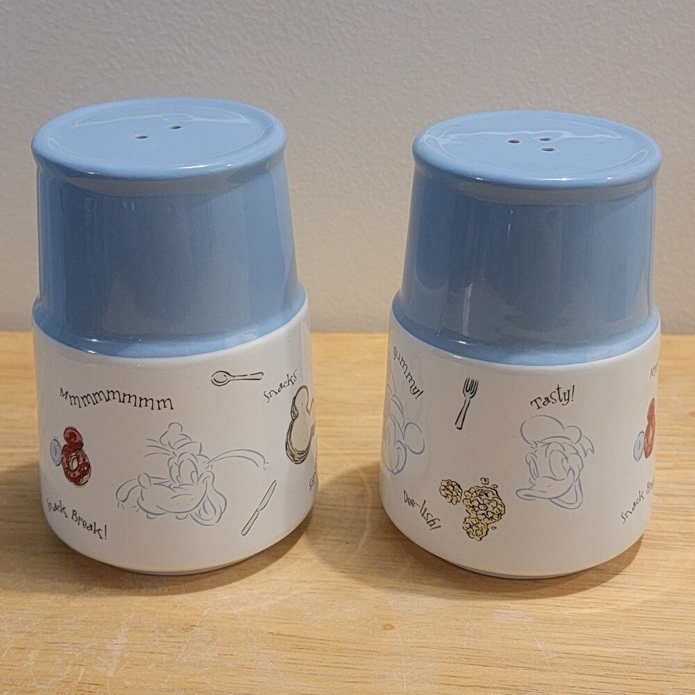Disney Blue & White Salt & Pepper Shakers. Mickey, Minnie, Pluto & Donald. 90's